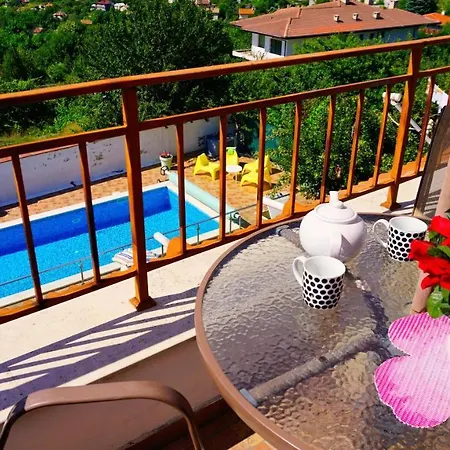 сънрайз - Sunrise Holiday home