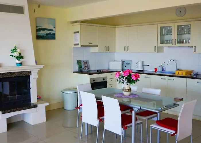 сънрайз - Sunrise Holiday home