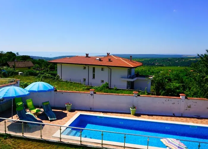 Holiday home сънрайз - Sunrise *